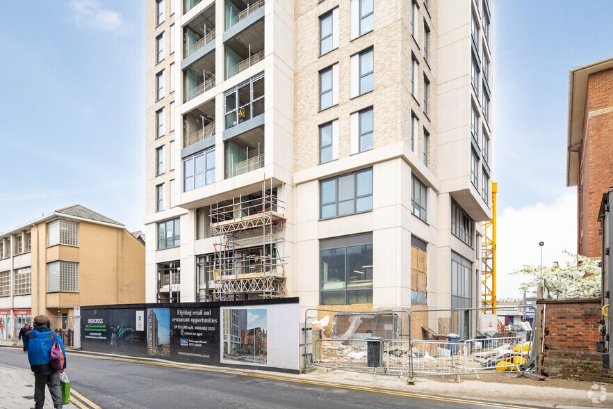 6-44 Station Rd, Croydon to rent - Building Photo - Image 3 of 3