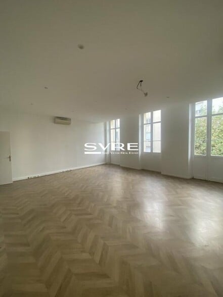 Office in Marseille to rent - Interior Photo - Image 3 of 9