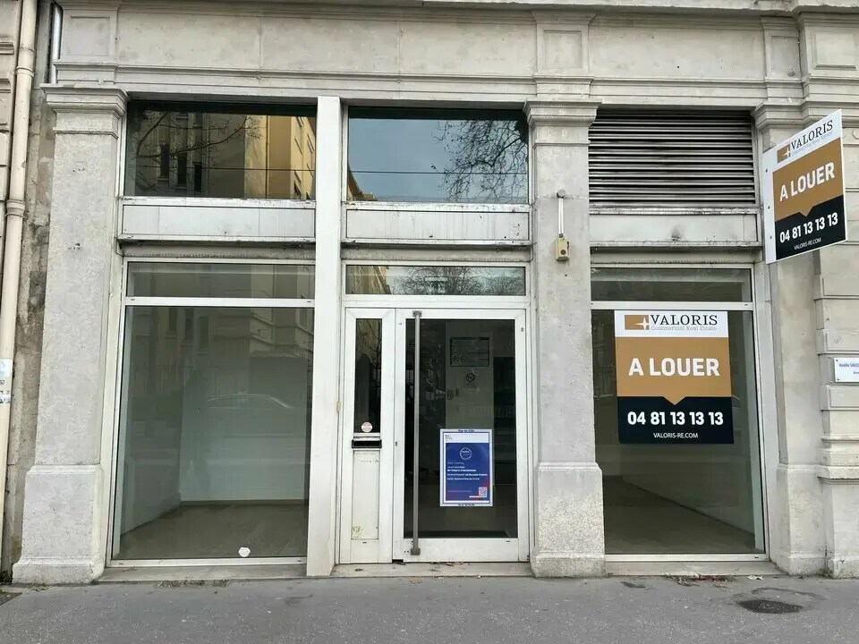 Retail in Lyon to rent Building Photo- Image 1 of 10