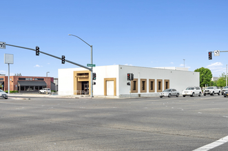 2001 S Mooney Blvd, Visalia, CA for rent Building Photo- Image 2 of 5