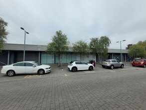 27 Cowglen Rd, Glasgow to rent Building Photo- Image 2 of 3