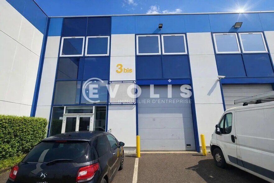 97-99 Quai Jules Guesde, Vitry-sur-Seine to rent - Building Photo - Image 2 of 25