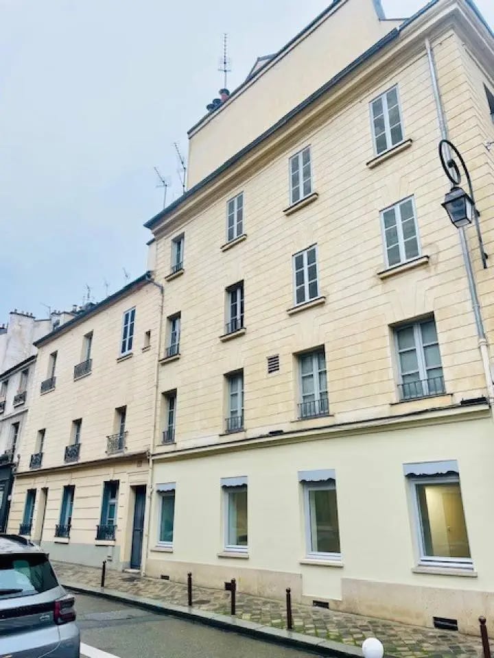 Location Bureaux 156 m² - Photo 1