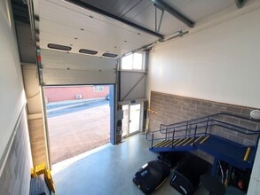 Richard Jones Rd, Minster Lovell to rent Interior Photo- Image 2 of 3