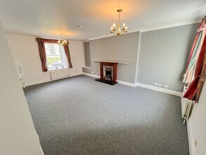 10 Bridge Street, Isle Of Man to rent Interior Photo- Image 2 of 9