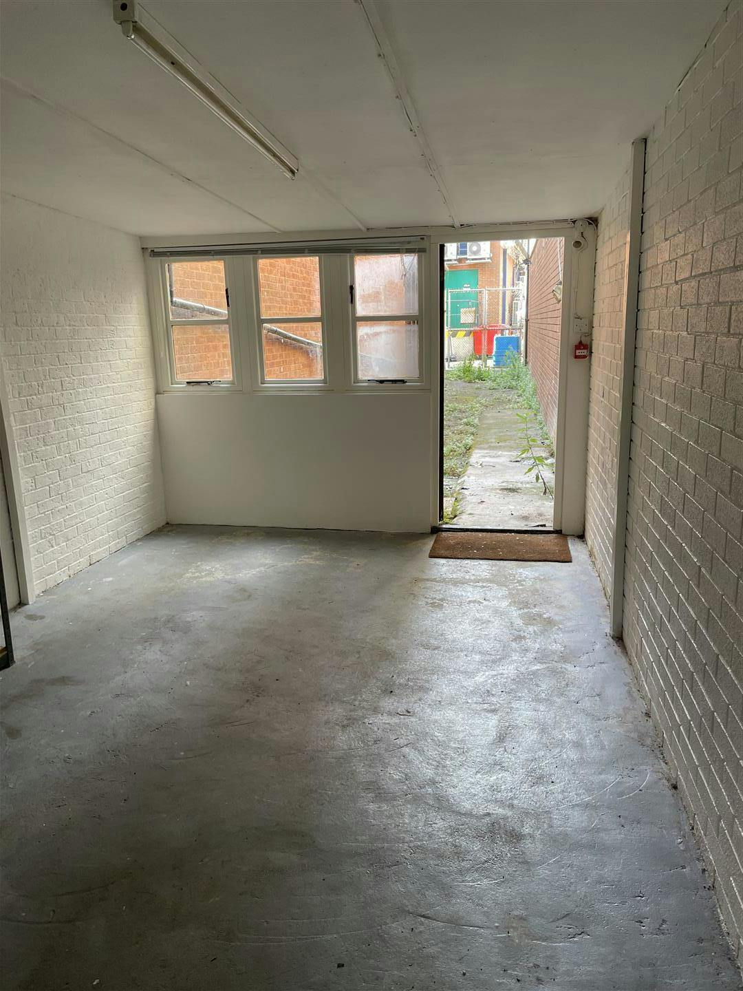 1a High St, Chippenham to rent Building Photo- Image 1 of 2