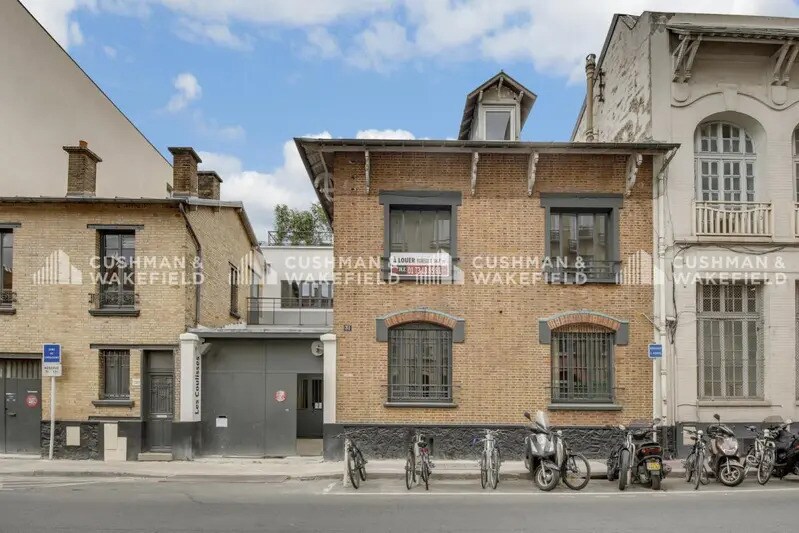 Office in Montrouge to rent Building Photo- Image 1 of 15