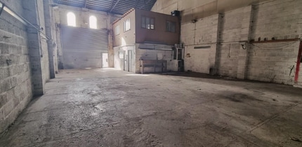 Riverway Industrial Estate, Trowbridge to rent Interior Photo- Image 1 of 2