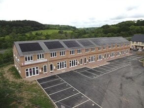 Station Hl, Chudleigh to rent Building Photo- Image 1 of 5