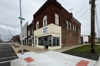 921-927 Story St, Boone, IA for rent Building Photo- Image 2 of 5