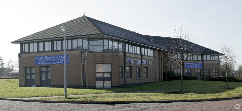 Electra Way, Crewe to rent - Building Photo - Image 2 of 11