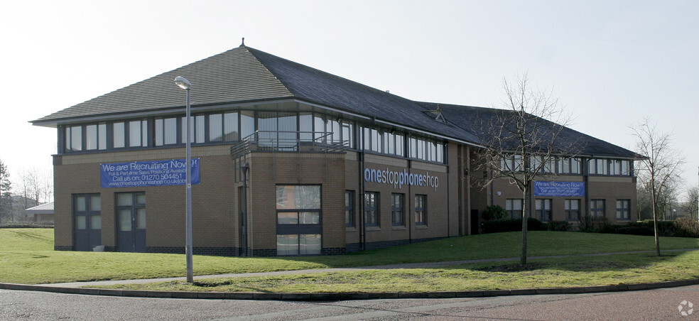 Electra Way, Crewe for rent - Building Photo - Image 2 of 11