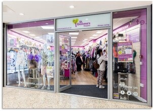 Merrion Ctr, Leeds to rent Interior Photo- Image 1 of 2