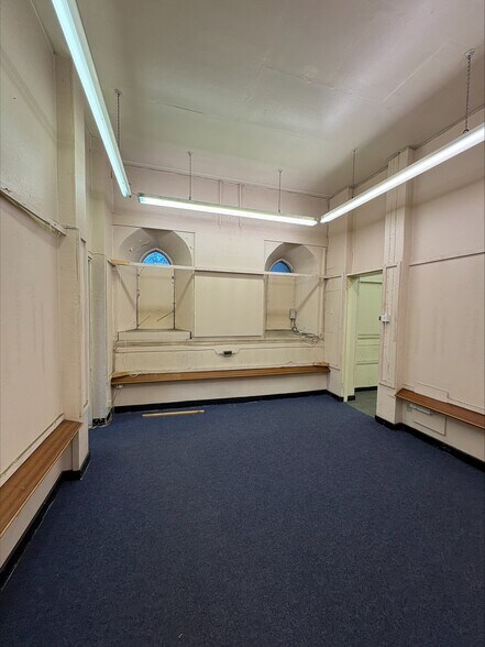 227 Granton Rd, Edinburgh to rent - Building Photo - Image 3 of 4