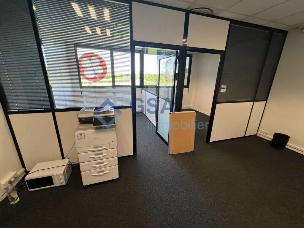 Location Bureaux 42 m² - Photo 1