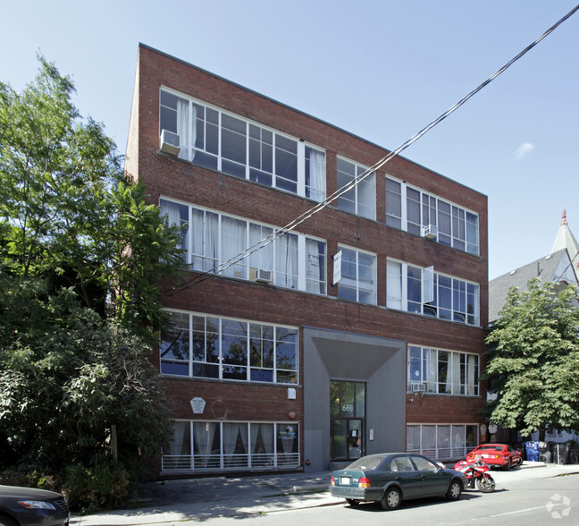 688 Richmond St W, Toronto, ON for rent - Primary Photo - Image 1 of 5