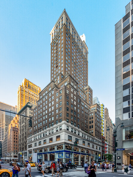 535 Fifth Ave, New York, NY for rent - Primary Photo - Image 1 of 2