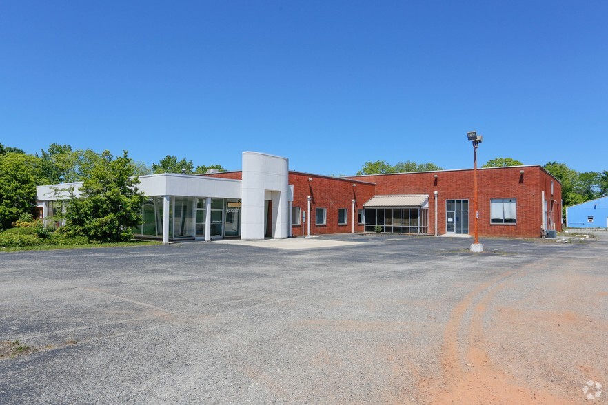 1129 E Main St, Lincolnton, NC for sale - Primary Photo - Image 1 of 1