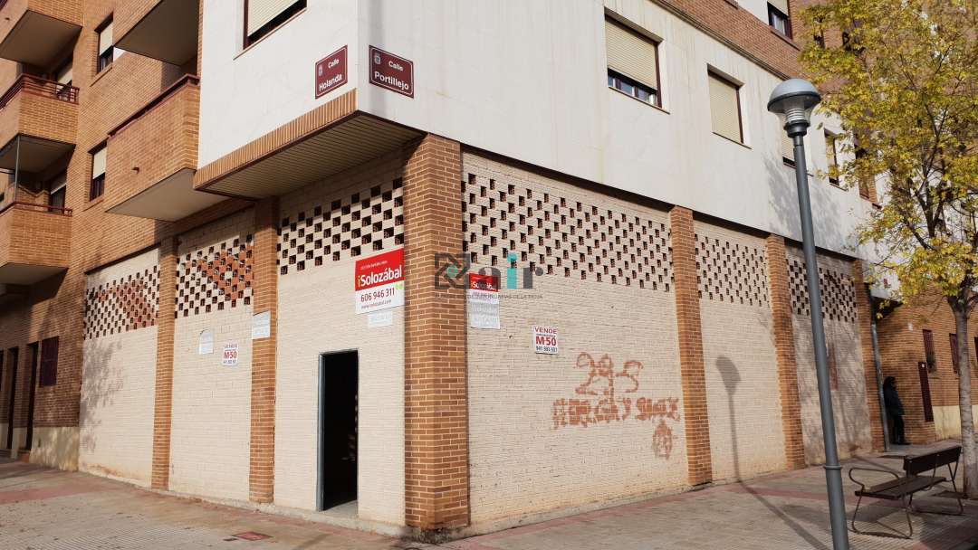 Retail in Logroño, La Rioja to rent Building Photo- Image 1 of 2