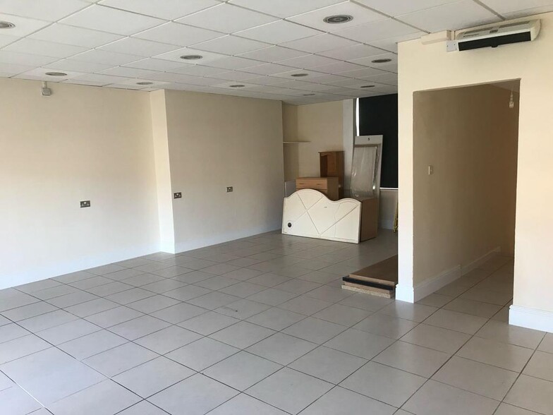 227 Southwick Rd, Sunderland to rent - Building Photo - Image 2 of 3