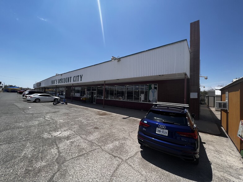 8020-8030 Alameda Ave, El Paso, TX for rent - Building Photo - Image 1 of 5