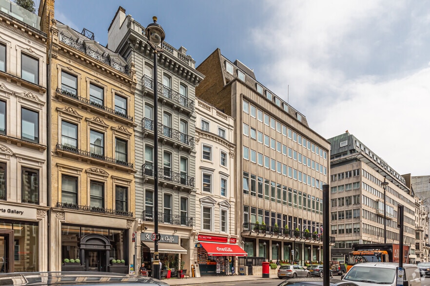 40-41 Pall Mall, London to rent - Building Photo - Image 2 of 7