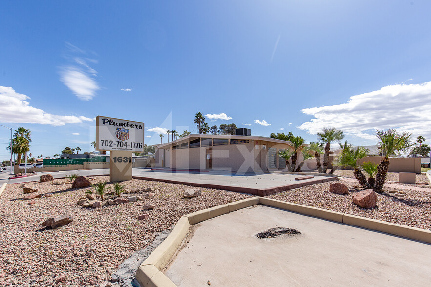 1631 E Desert Inn Rd, Las Vegas, NV for sale - Building Photo - Image 1 of 16