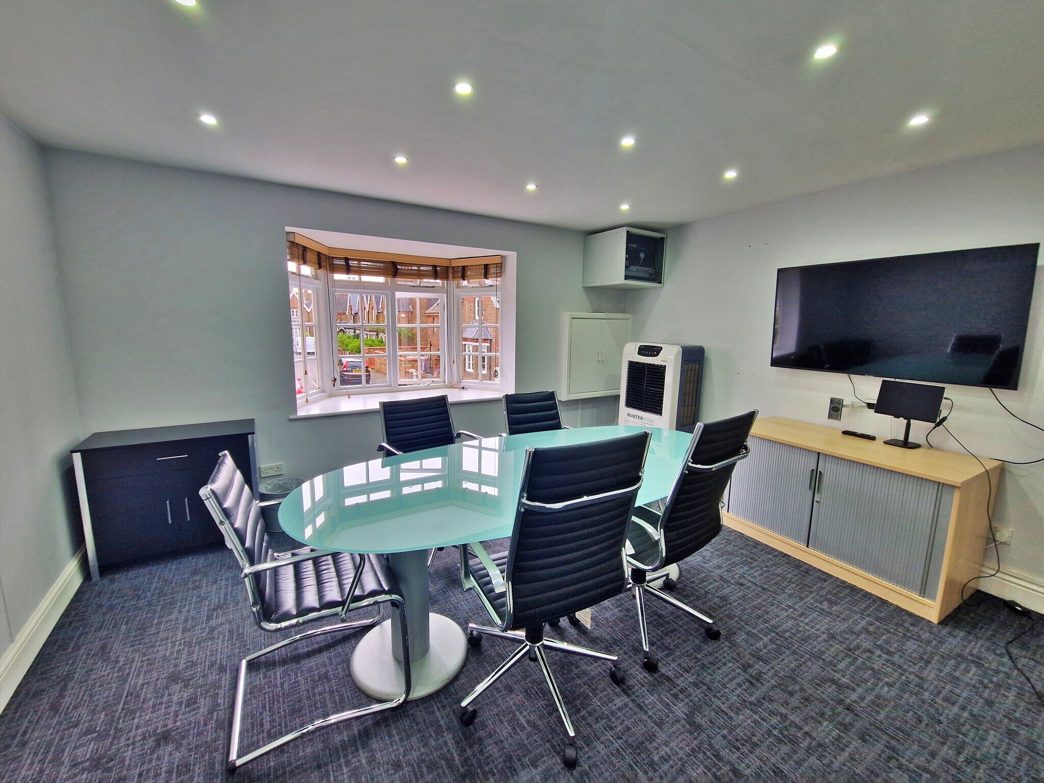 41-43 Church Rd, London to rent Interior Photo- Image 1 of 2