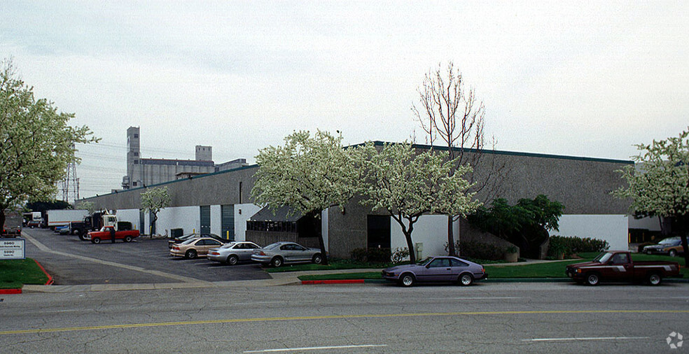 6200-6280 Peachtree St, Commerce, CA for rent - Building Photo - Image 3 of 6