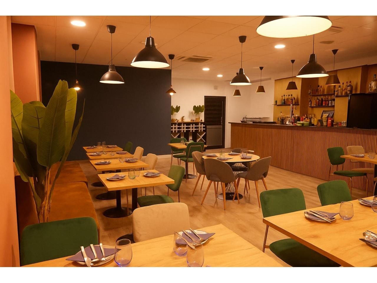 Retail in Terrassa, Barcelona to rent Interior Photo- Image 1 of 1