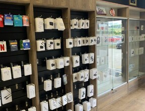 Tindale Crescent, Bishop Auckland to rent Interior Photo- Image 2 of 4