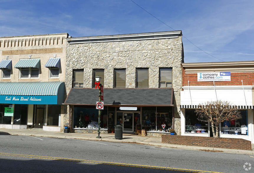 111 E Main St, Lincolnton, NC for sale - Primary Photo - Image 1 of 1