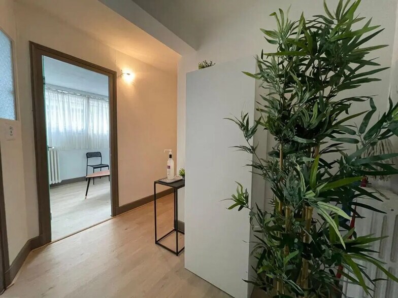 Office in Nantes to rent - Interior Photo - Image 2 of 4