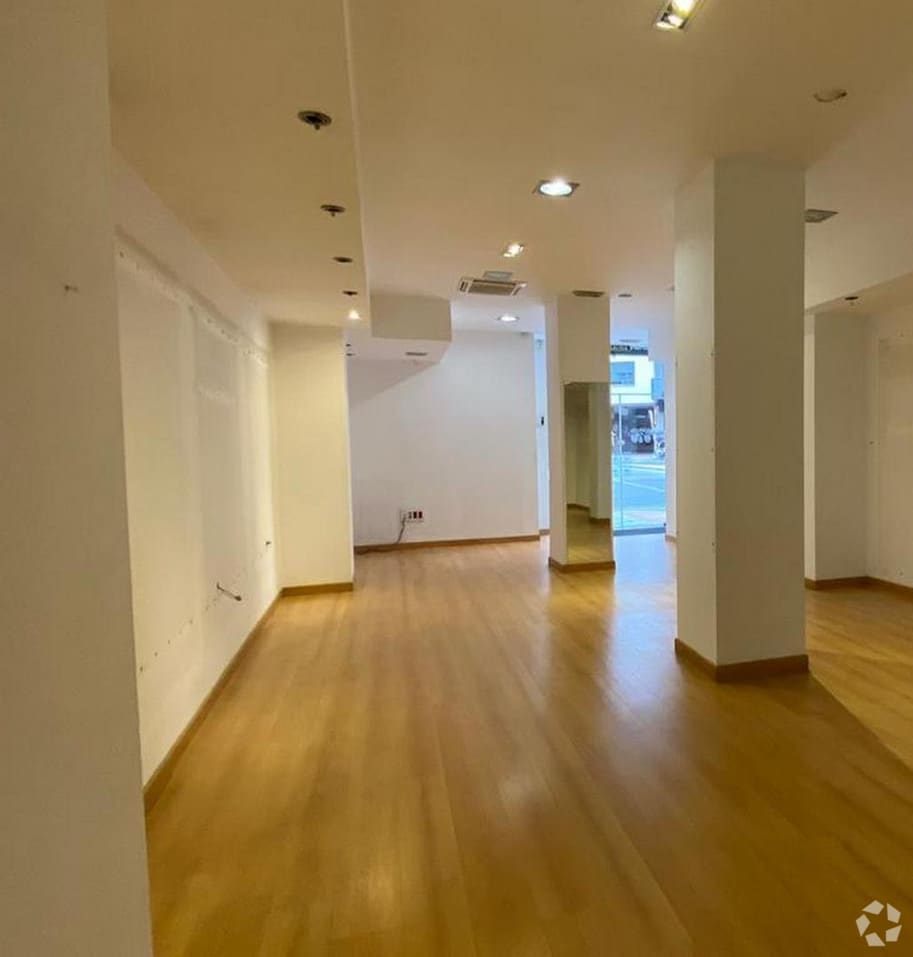 Retail in Cuenca, Cuenca to rent Interior Photo- Image 1 of 2