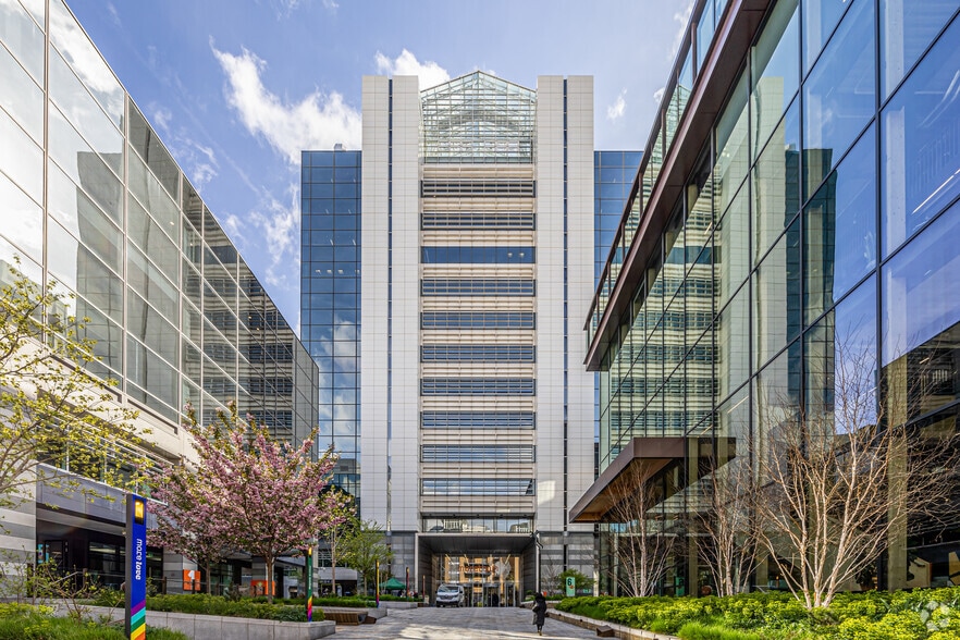 3 Thomas More Sq, London for sale - Building Photo - Image 1 of 1