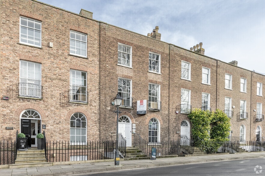 2 The Crescent, Taunton for sale - Primary Photo - Image 1 of 1