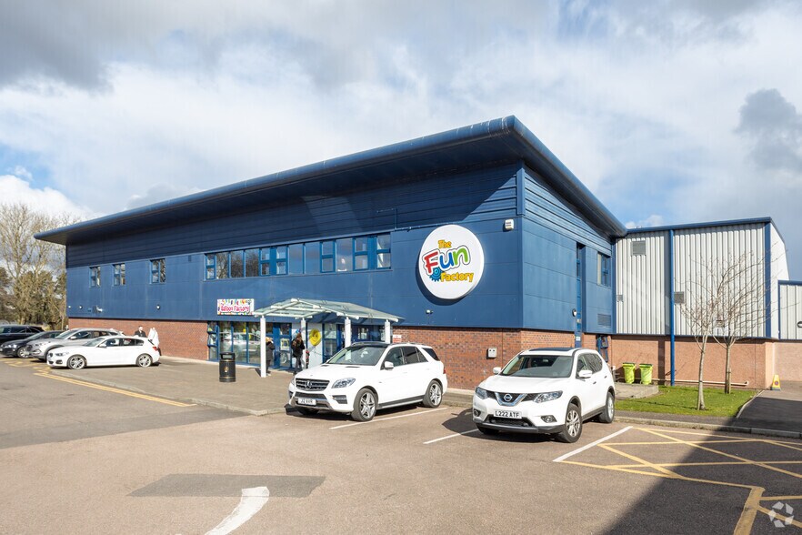 15 Balunie Dr, Dundee for sale - Primary Photo - Image 1 of 1