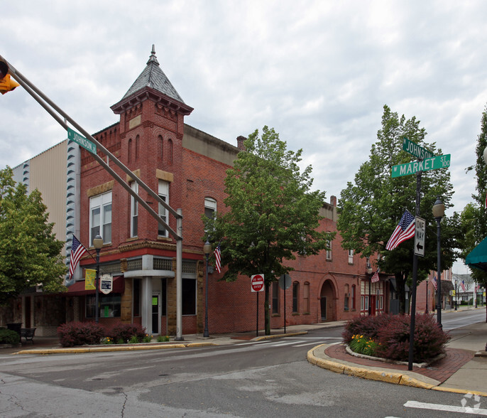 201 W Market St, Bluffton, IN for rent - Building Photo - Image 1 of 2