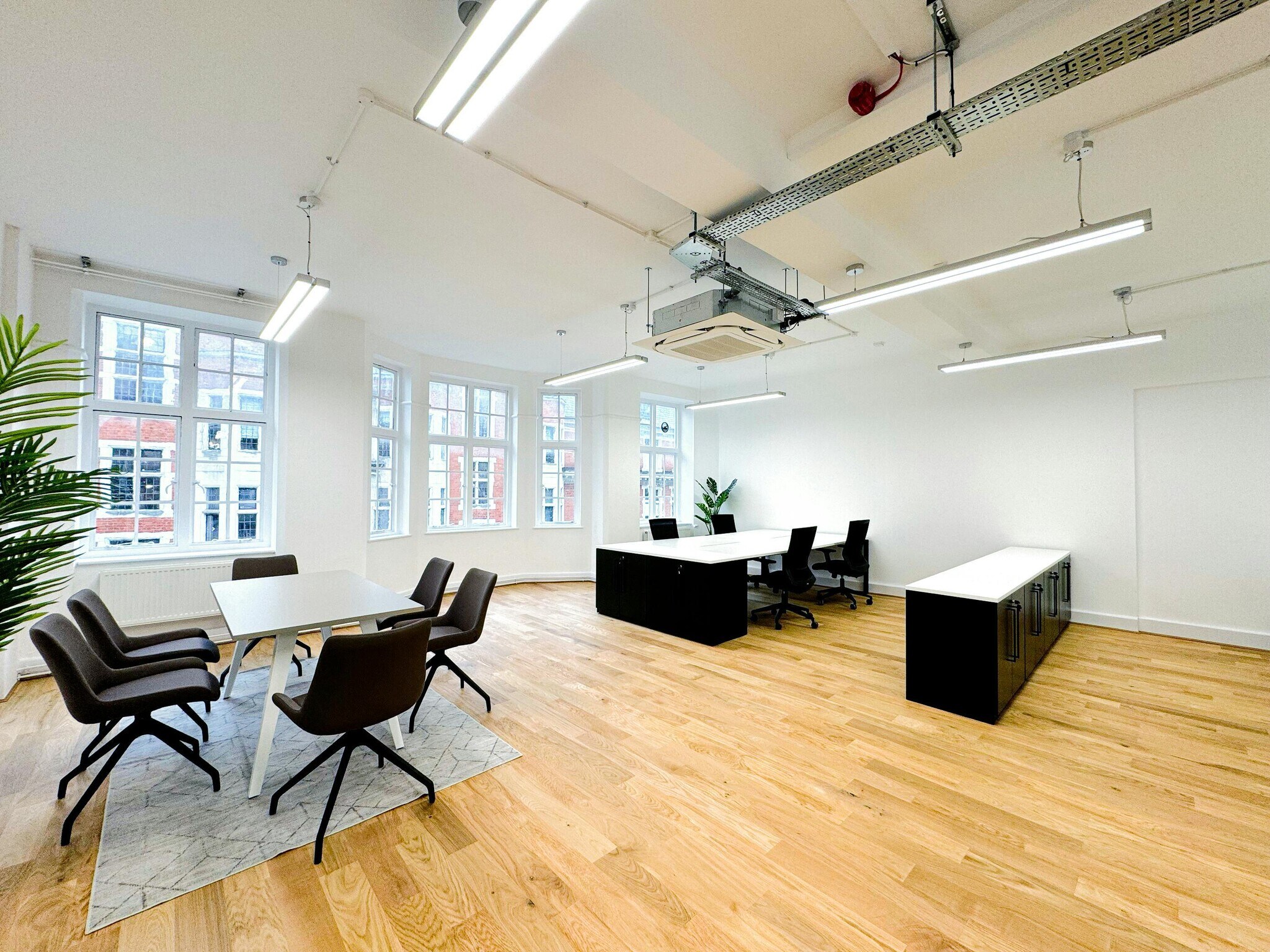 72-74A Margaret St, London for sale Interior Photo- Image 1 of 1