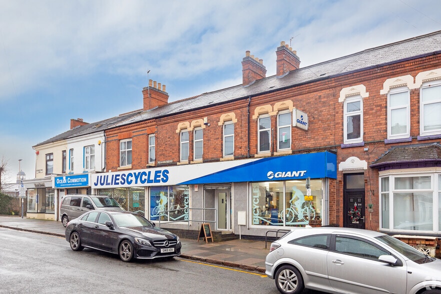 212-216 Clarendon Park Rd, Leicester to rent - Primary Photo - Image 1 of 1