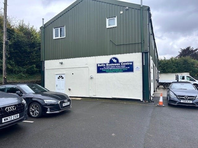 8 Butts Rd, Chiseldon to rent Building Photo- Image 1 of 2