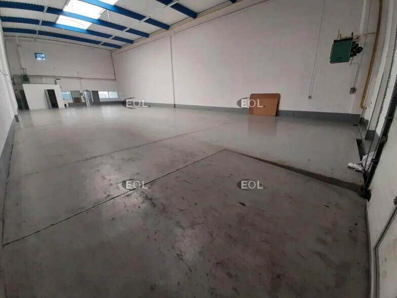 Industrial in Bonneuil-sur-Marne to rent - Building Photo - Image 2 of 11