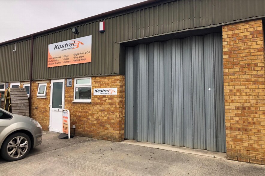 Pioneer Rd, Faringdon to rent - Building Photo - Image 2 of 2