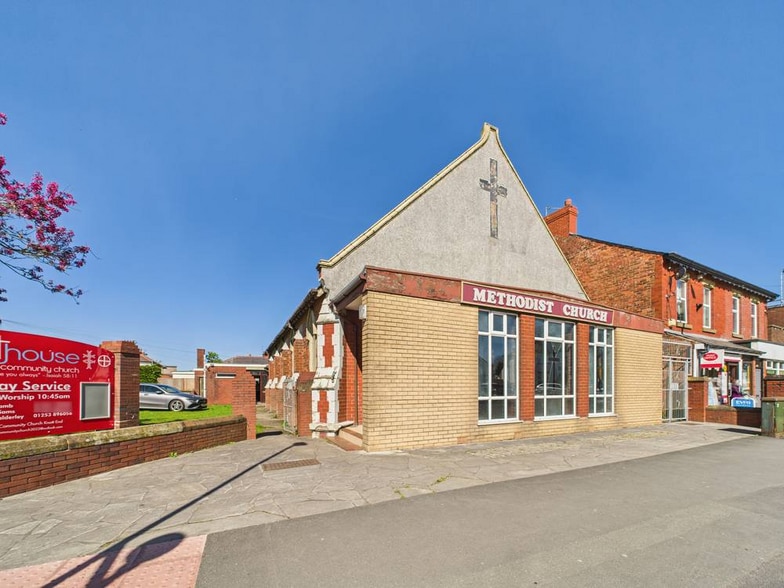 38 Lancaster Rd, Poulton Le Fylde for sale - Building Photo - Image 2 of 9