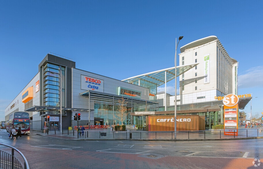 Ferensway, Hull to rent - Building Photo - Image 3 of 12