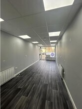 37-39 Low Waters Rd, Hamilton to rent Interior Photo- Image 2 of 4