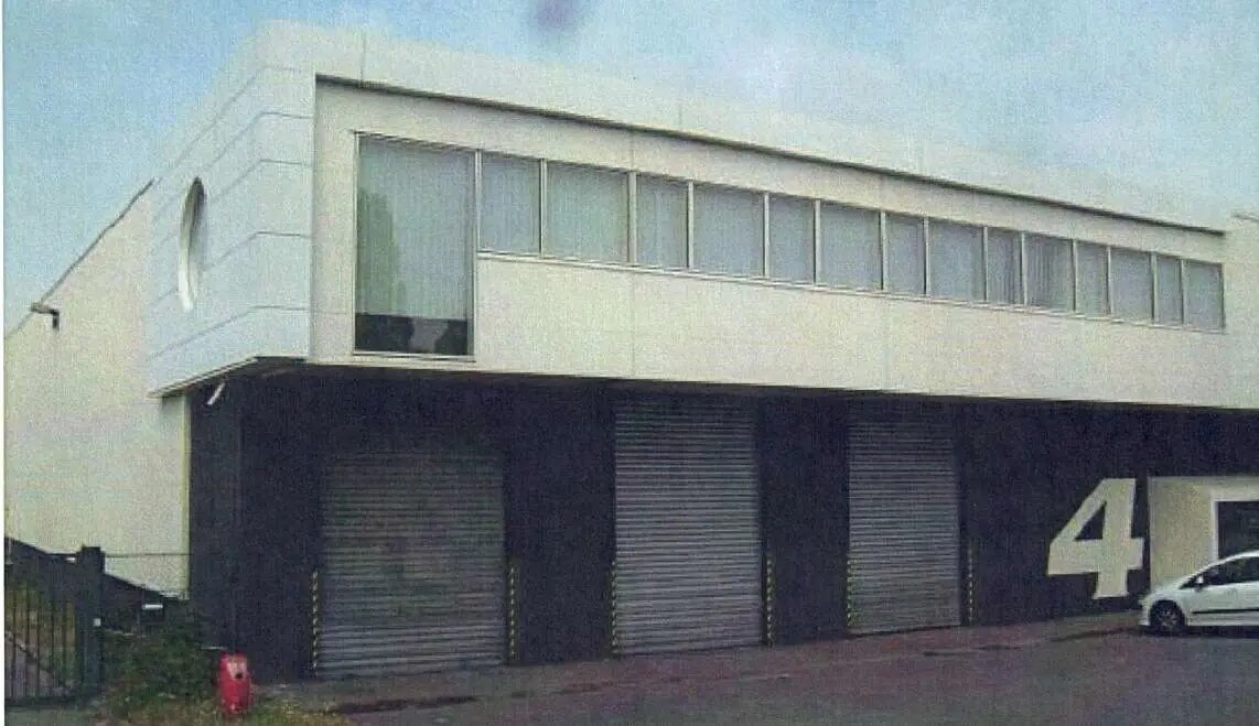 Industrial in SAINT-OUEN-L'AUMONE to rent Building Photo- Image 1 of 4