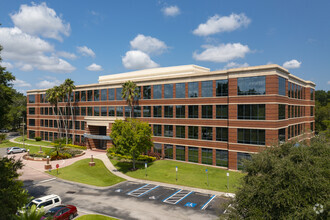 10210 Highland Manor Dr, Tampa, FL for rent Building Photo- Image 1 of 9