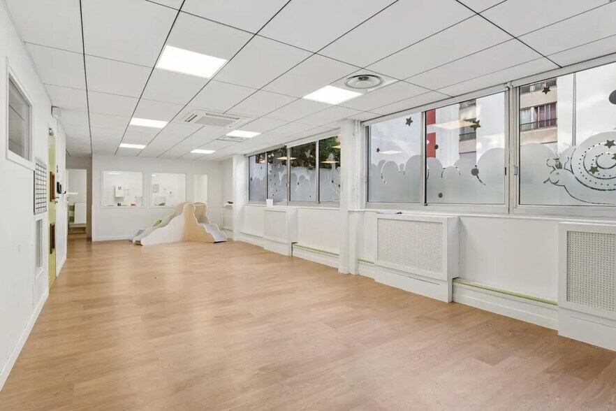 Office in Vincennes for sale - Interior Photo - Image 2 of 12