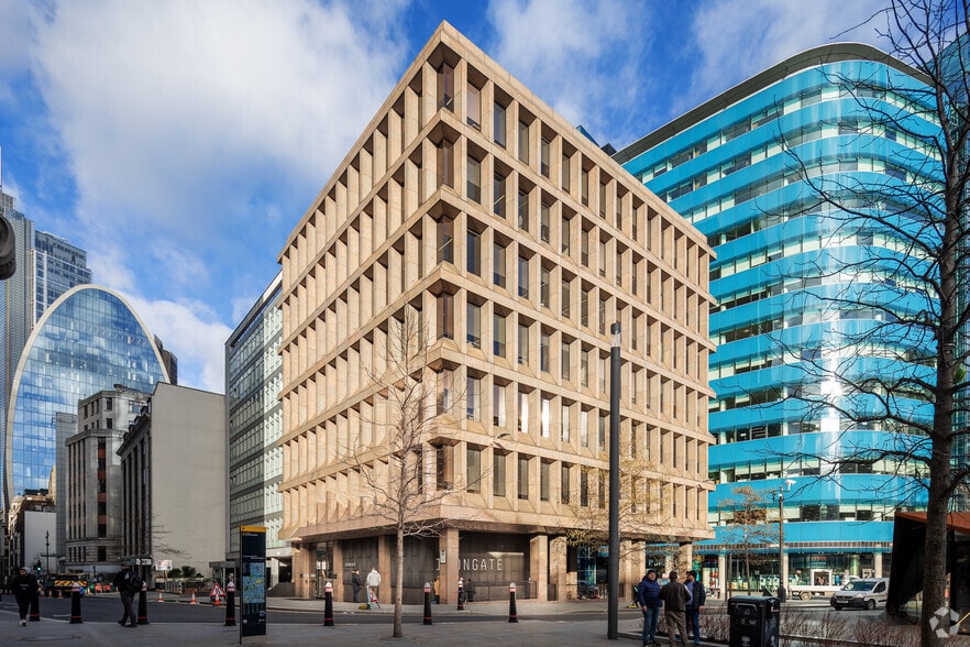 22-30 Dukes Pl, London to rent - Primary Photo - Image 1 of 6